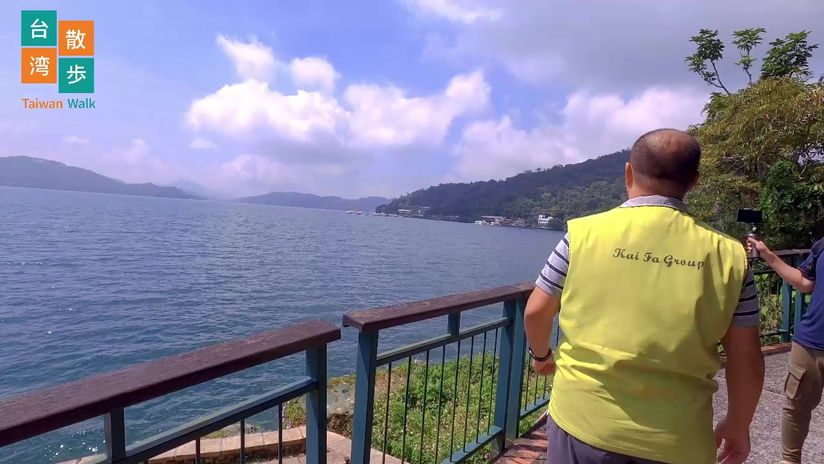 日月潭湖畔